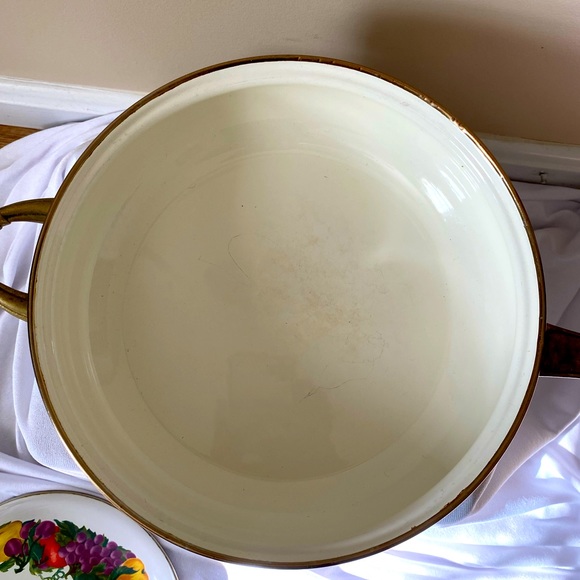Vintage Metro Porcelain Enameled skillet with  Fruit Design with Brass Handles - Picture 4 of 7